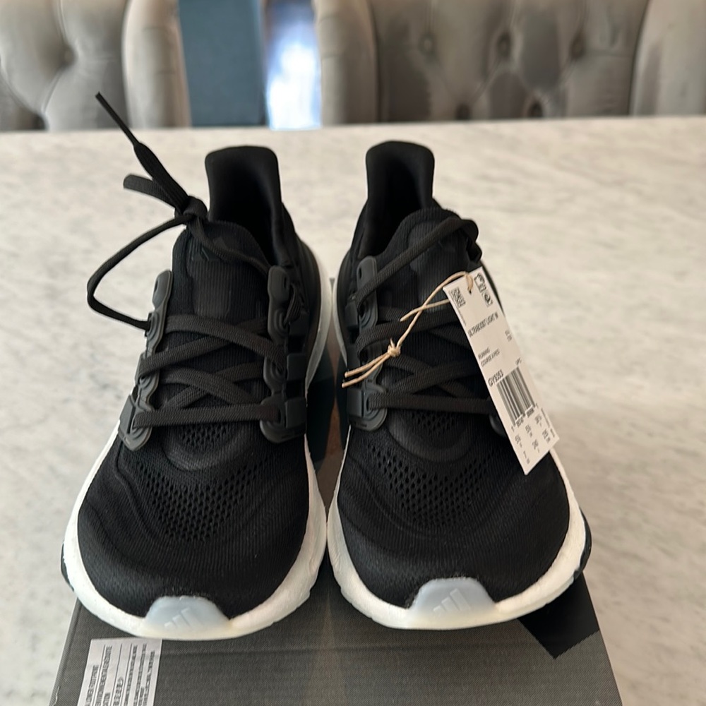 Adidas Ultraboost Light